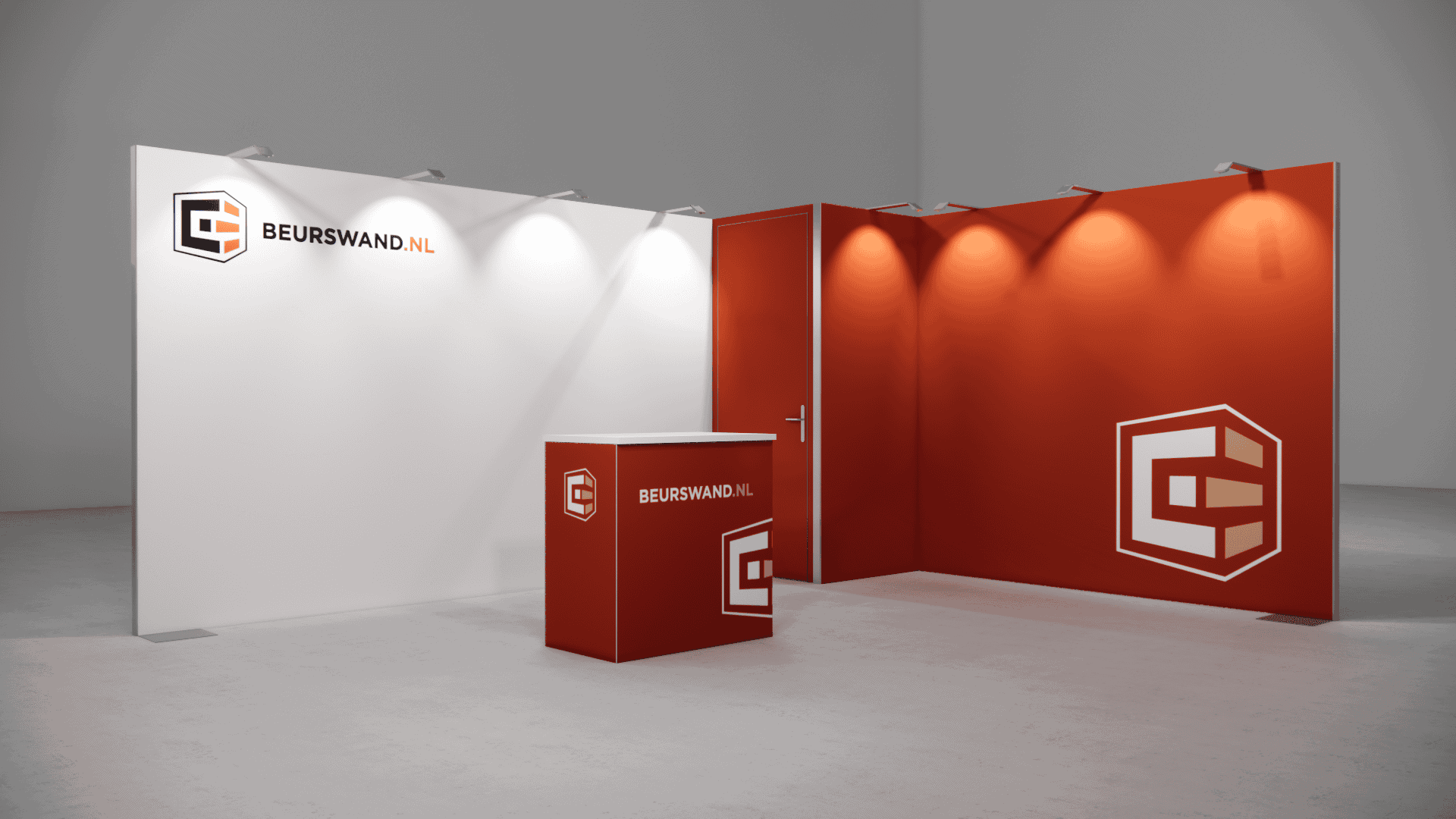 Beursstand Een moderne beursstand met witte en rode muren, een balie en spots. Het logo en de tekst BEURSWAND.NL staan op de witte muur en de balie, met een groot logo op de rode muur.