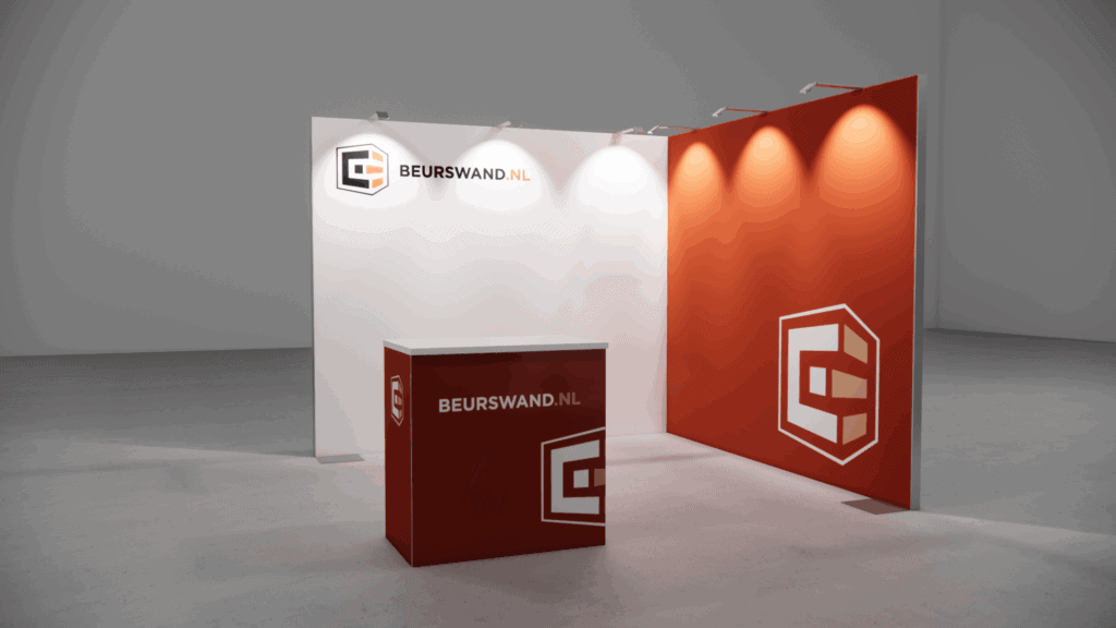 Beursstand Een beursstand met witte en rode muren, voorzien van het BEURSWAND.NL logo en branding. Vooraan staat een balie met bijpassende logo's en op de rode wand schijnen spots.