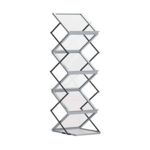 Beursstand Een inklapbaar brochure- of literatuurdisplayrek in zigzagstijl met meerdere transparante planken en een metalen frame, ontworpen om tijdschriften, pamfletten of flyers te tonen.