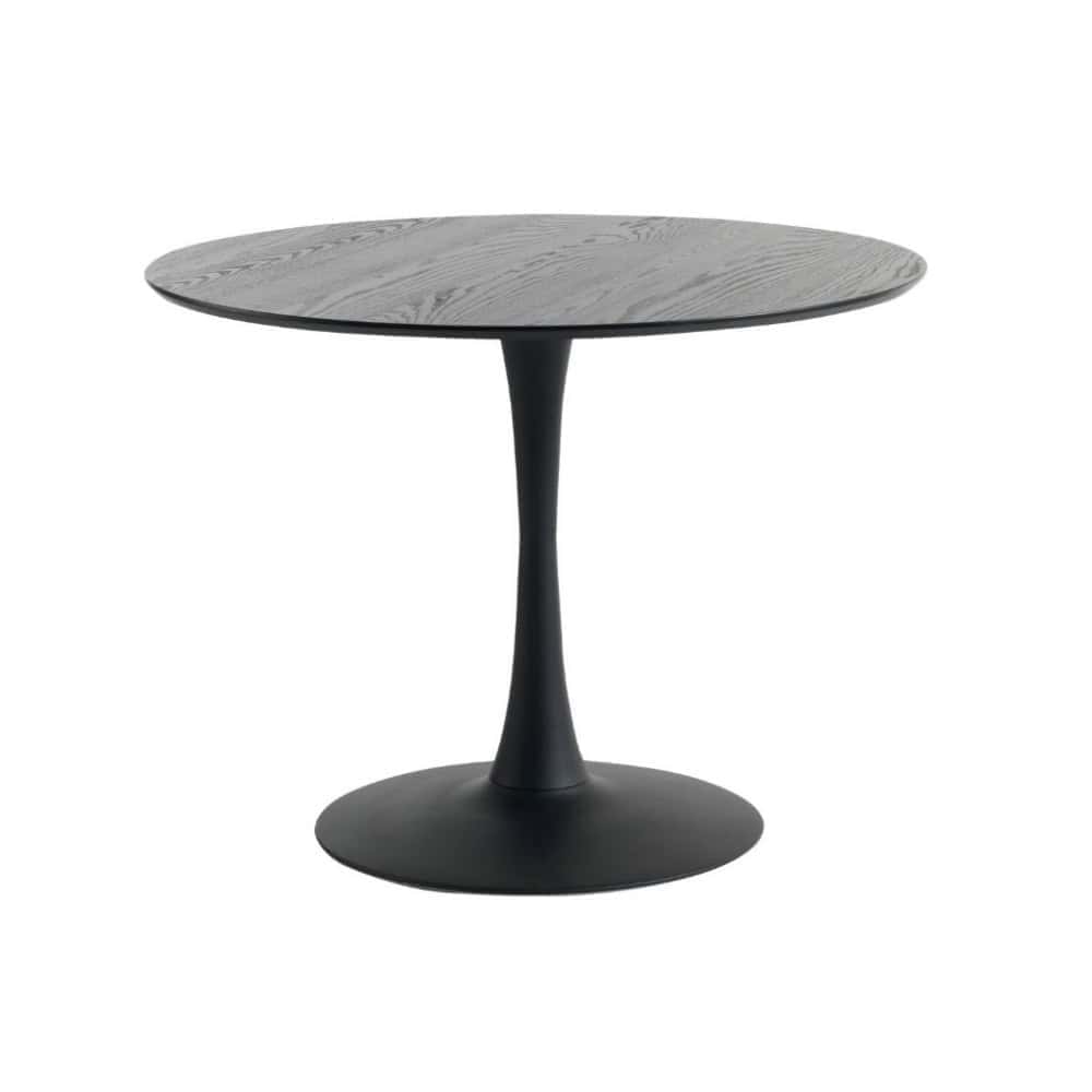 Beursstand Een ronde, zwarte tafel met een glad bovenblad en een enkel voetstuk dat onderaan uitwaaiert. Het ontwerp is modern en minimalistisch.