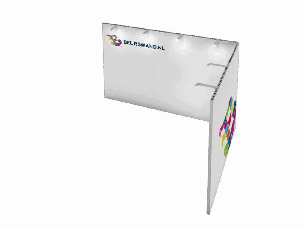 Beursstand Een witte L-vormige tentoonstellingswand met spots erop, met het BEURSWAND.NL logo en kleurrijke geometrische vormen aan de ene kant, tegen een effen achtergrond.