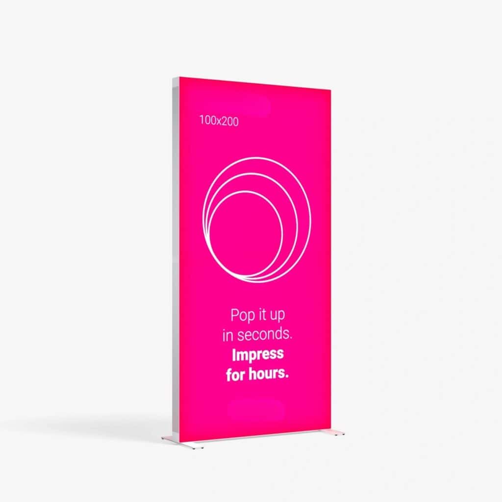 Beursstand Een levendige roze Portable LED LMD - Pop-up banner van 100x200cm heeft witte cirkelvormige ontwerpen en de tekst "Pop it up in seconden. Maak urenlang indruk." met "100x200" in de linkerbovenhoek.