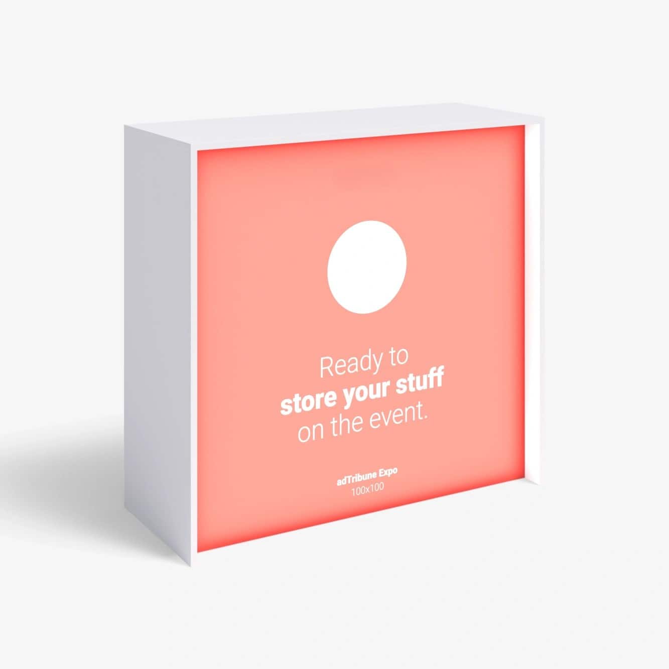 Beursstand Een witte displaydoos met een roze verlicht paneel met de tekst: Klaar om je spullen op te slaan op het evenement. adTribune Expo 100x100 in witte tekst, met een witte cirkel boven de tekst.