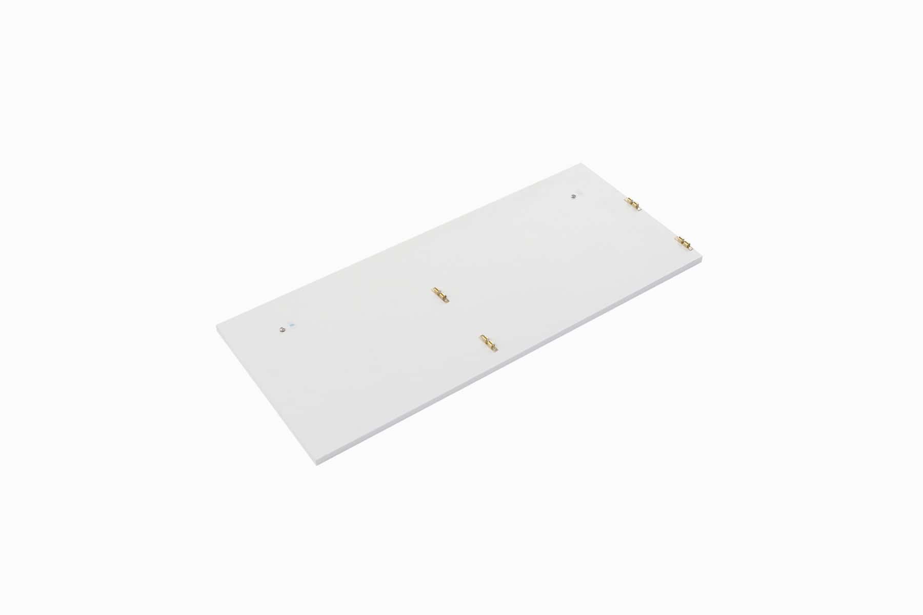 Beursstand Een plat, rechthoekig wit houten bord met drie metalen scharnieren, geïdentificeerd als de Portable LED balie - Expo 100x100cm, weergegeven op een witte achtergrond.